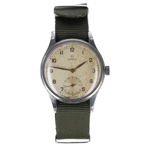 736 - Omega British Military issue stainless steel gentleman's wristwatch, serial no. 10869xxx, circa 1944... 