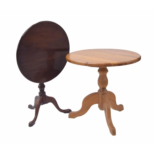 770 - Mahogany circular tilt-top tripod occasional table, 27