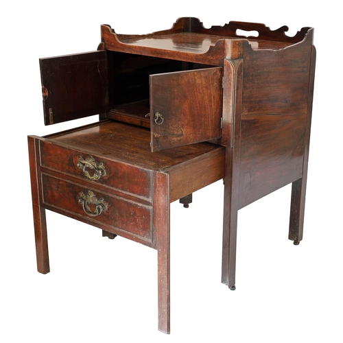 815 - Georgian mahogany tray-top night commode, with two cupboard doors enclosing an open interior over a ... 