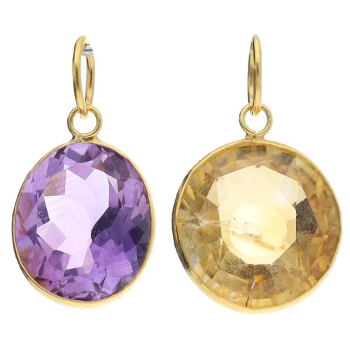 167 - Citrine circular pendant in a yellow metal mount, 1.2gm, 12mm diameter; together with an amethyst pe... 