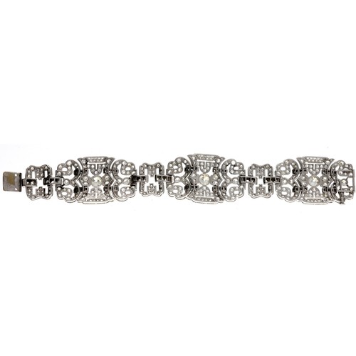 234 - Fine and impressive Art Deo platinum diamond set bracelet, composed of three three large oval pierce... 