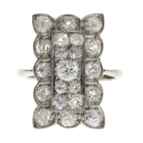 116 - Impressive Art Deco platinum diamond set plaque ring, with old-cut diamonds set in a rectangular mil... 