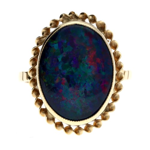 121 - 9ct triplet opal oval ring, width 20mm, 2.9gm, ring size M