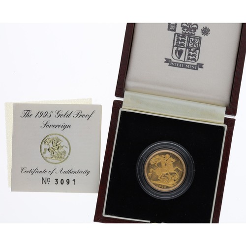 239 - Royal Mint 1995 Proof Sovereign coin, 8gm, with certificate and box