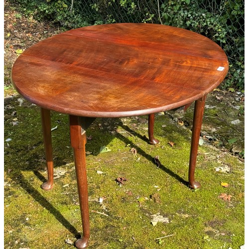 1798 - Small George III Cuban mahogany pad foot dropleaf table, 36