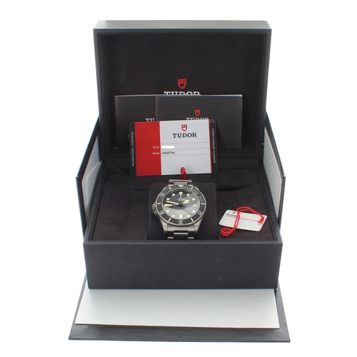 578 - Tudor Geneve Pelagos Chronometer LHD titanium and stainless steel diver's wristwatch, reference no. ... 