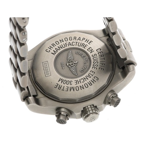 629 - Breitling Chrono Avenger Chronometre automatic titanium gentleman's wristwatch, reference no. E13360... 