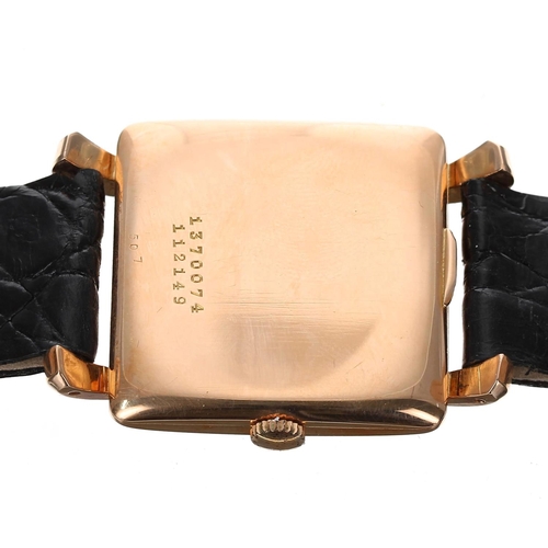 654 - Universal Genéve 18ct rose gold square cased gentleman's wristwatch, reference no. 112149, serial no... 