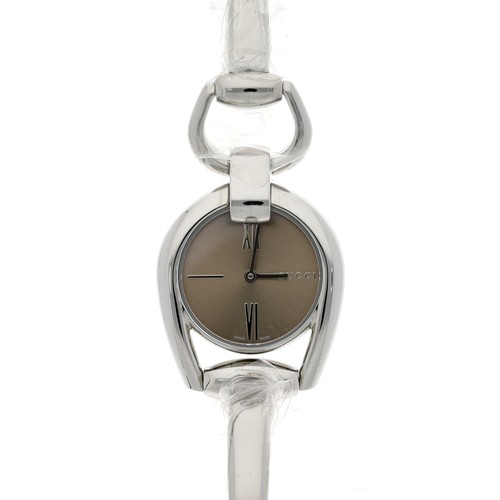 711 - Gucci Horsebit stainless steel lady's wristwatch, reference no. 139.5, circa 2021, circular grey dia... 