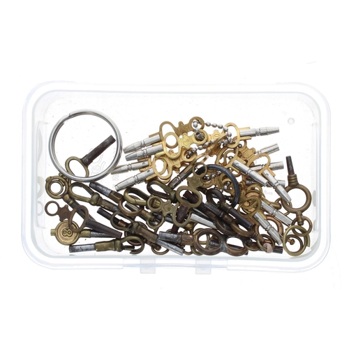 971 - Quantity of pocket watch keys (37)