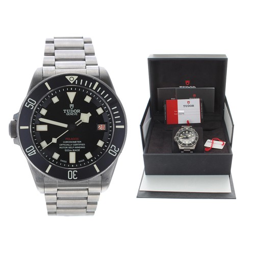 578 - Tudor Geneve Pelagos Chronometer LHD titanium and stainless steel diver's wristwatch, reference no. ... 