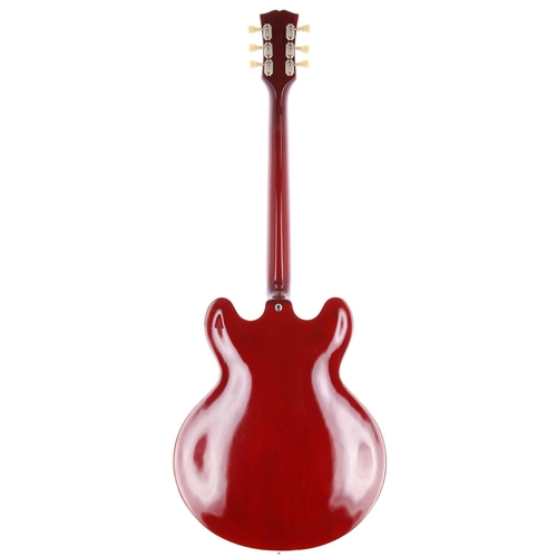 515 - 1962 Gibson ES-335 semi-hollow body electric guitar, made in USA; Body: cherry, refinished, lacquer ... 