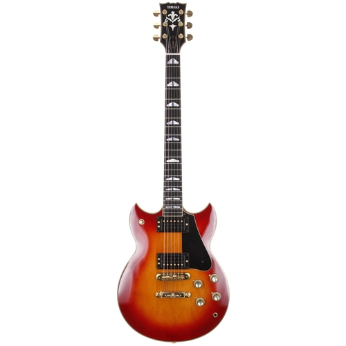 562 - 2006 Yamaha SG2000 electric guitar, made in Japan; Body: cherry sunburst finish, light surface imper... 