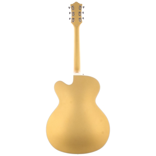 606 - 2019 Guild Newark St. Collection X-175 B hollow body electric guitar, made in Korea; Body: satin gol... 