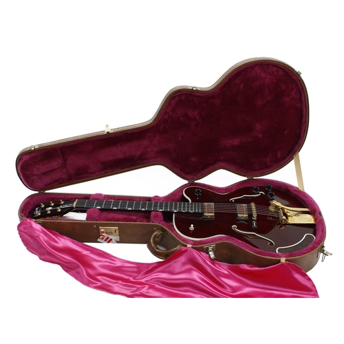 812 - 1996 Gibson Chet Atkins Country Gentleman semi-hollow body electric guitar, made in USA; Body: wine ... 