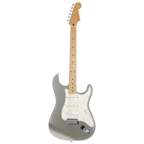 663 - 2002 Fender Deluxe Series Powerhouse Stratocaster electric guitar, made in Mexico; Body: blizzard fr... 