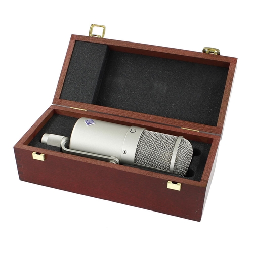 1996 - Neumann U47 FET microphone, made in Germany, no. 1080, with original wooden box*Please note: Gardine... 