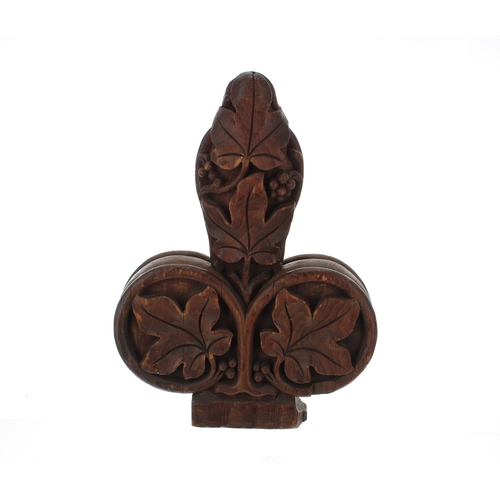 904 - Advent Hunstone carved oak pew end poppy-head finial, stamped by maker10.5