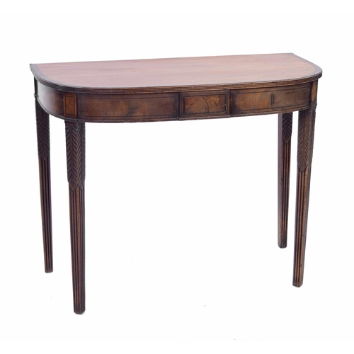 939 - Georgian walnut side table (the base section of a fold-over tea table), the cross banded top with re... 