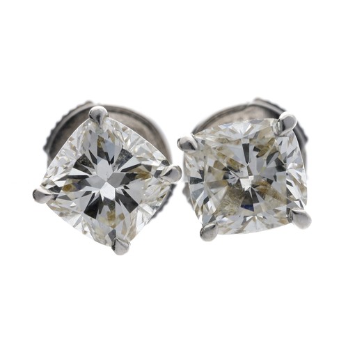 550 - Good pair of GIA Certified platinum diamond stud earrings, cushion brilliant-cut, 1.02ct, VS2, F, 1.... 