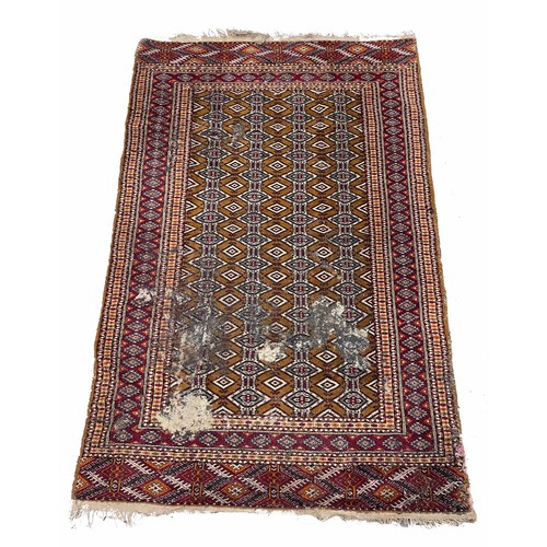 900 - Persian Baluch pattern rug, 68