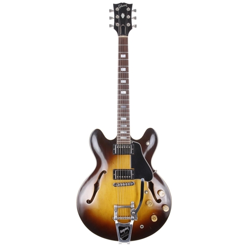 895 - 1981 Gibson ES335TD semi-hollow body electric guitar, made in USA; Body: tobacco sunburst finish, mi... 