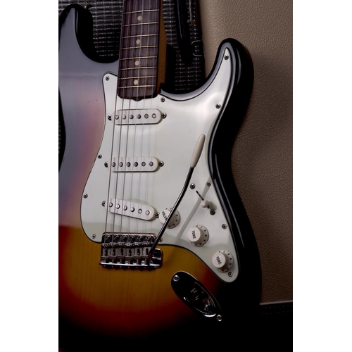 786 - 1963 Fender Stratocaster electric guitar, made in USA; Body: three-tone sunburst finish, a few very ... 