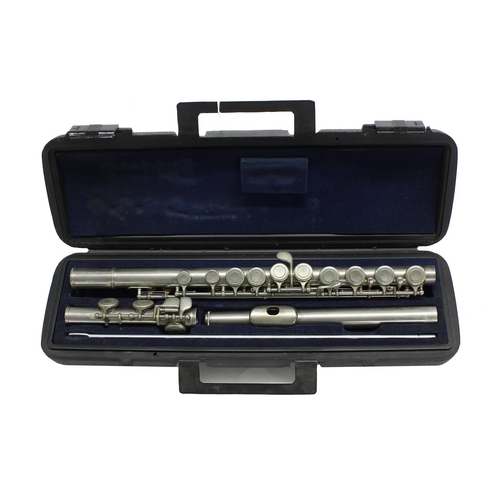 2815 - Boosey & Hawkes Regent oboe; also two metal flutes by Hernals and Notus, all cased (3)... 