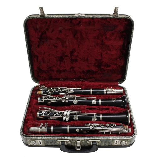 2817 - Pair of Boosey & Hawkes matched clarinets, ser. nos. 200309A and 110595, with mouthpieces, cased... 