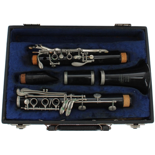 2846 - Three good student clarinets; two Boosey & Hawkes Regents and a Selmer Bundy USA (3)... 