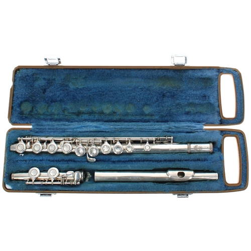 2835 - Yamaha YFL-32 metal flute, ser. no. 0011385, case; also an old unnamed rosewood flute, case (2)... 