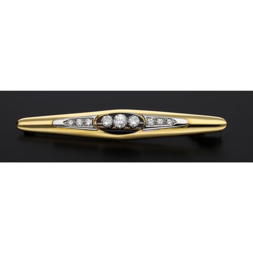 285 - Good quality 18ct yellow gold diamond set brooch, 0.75ct approx in total, clarity VS/SI, colour G-H,... 