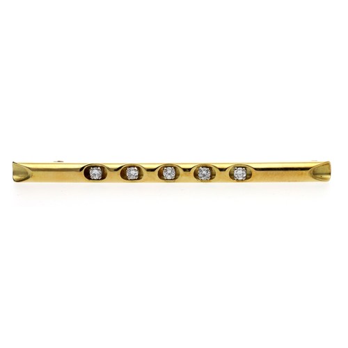 286 - 18ct yellow gold bar brooch set with five diamonds, round brilliant-cuts, 0.25ct approx in total, cl... 
