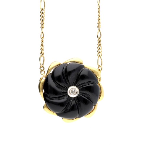 289 - 18ct yellow gold diamond and black onyx circular diamond set pendant on chain, round brilliant-cut, ... 
