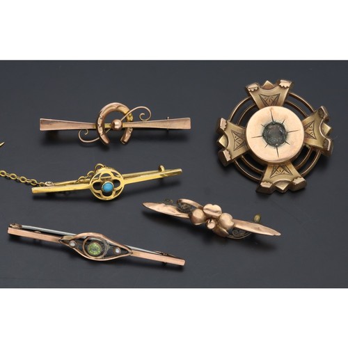 296 - Five assorted 9ct brooches, 12.6gm (5)