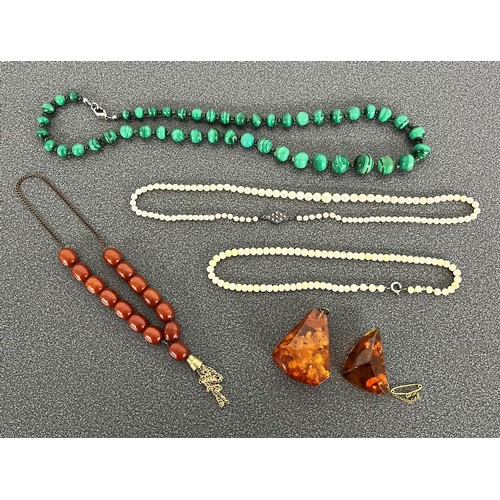 271 - Malachite graduated bead necklace, cultured pearl graduated necklace with a marcasite clasp, two oth... 