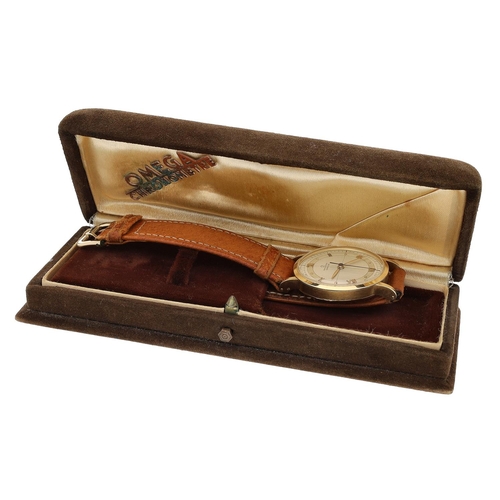 37 - Fine Omega Chronométre 14ct gentleman's wristwatch, serial no. 9826xxx, circa 1939-45, silvered two-... 