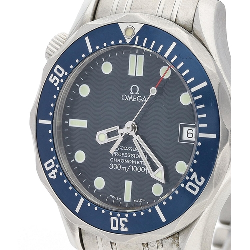 52 - Omega Seamaster Professtional Chronometer 300m/1000ft automatic mid-size stainless steel gentleman's... 