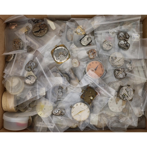 505 - Large quantity of assorted gentleman's and ladies wristwatch movements