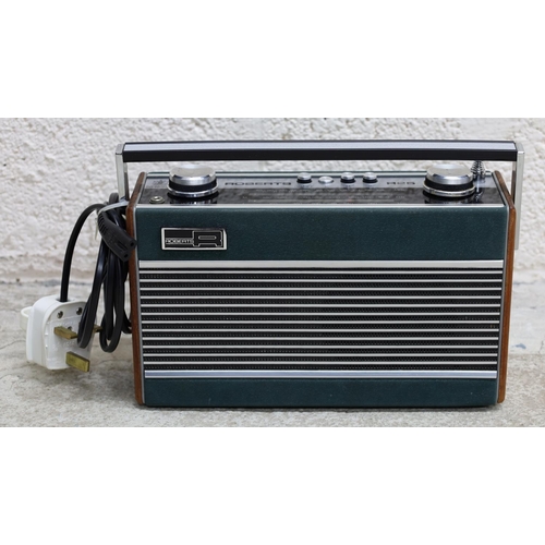 886 - Vintage Roberts R25 radio, converted with input jack to allow guitar connection whilst the radio is ... 