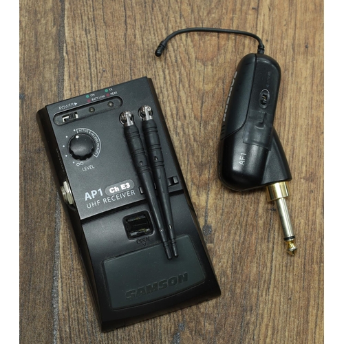 1119 - Samson Airline UHF wireless guitar transmitter/receiver, boxed