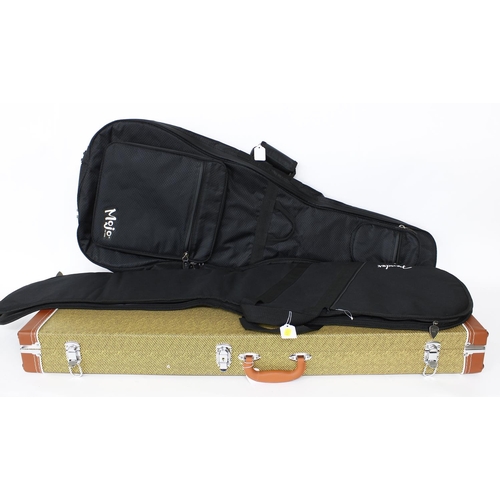 1089 - Light tweed electric guitar hard case; together with a Fender gig bag and a Mojo gig bag (3)... 