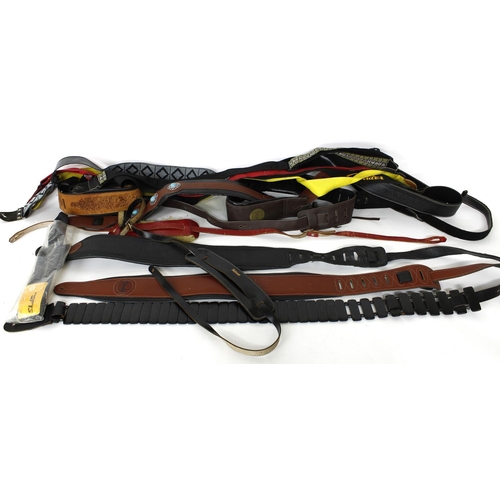 1124 - Good selection of guitar straps to include Selmer, Fender, Levy's etc