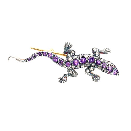 305 - Novelty amethyst and diamond lizard brooch set in silver, 3.1gm, 42mm