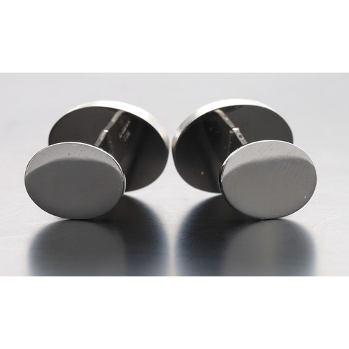 281 - Good pair of 18ct white gold onyx and diamond oval cufflinks, round brilliant-cuts, 20.3gm, 19.5mm x... 