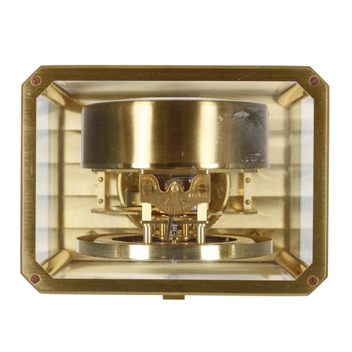 1335 - Good Jaeger-LeCoultre Atmos clock, inscribed Caliber 528-8 beneath the base and ser. no. 439432 on t... 