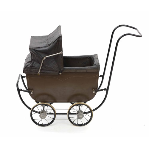 Marmet doll's pram, having a spring suspended chassis, 32