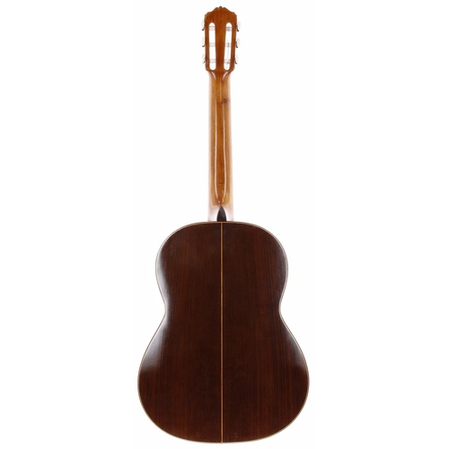 2115 - The Granary Collection - 1956 Domingo Esteso classical guitar, labelled VDa y Sobrinos De Domingo Es... 