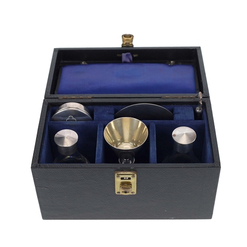 401 - Hurst, Franklin & Co Ltd silver and silver mounted Holy Communion set, comprising chalice, 3.25