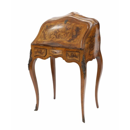 839 - French mahogany and marquetry ladies bureau, 20th century, the hinged fall front with shield and scr... 